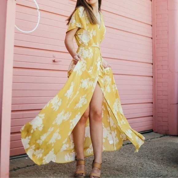 LULU’S Heart of Marigold Wrap‎ flowy Maxi Dress - Picture 4 of 8
